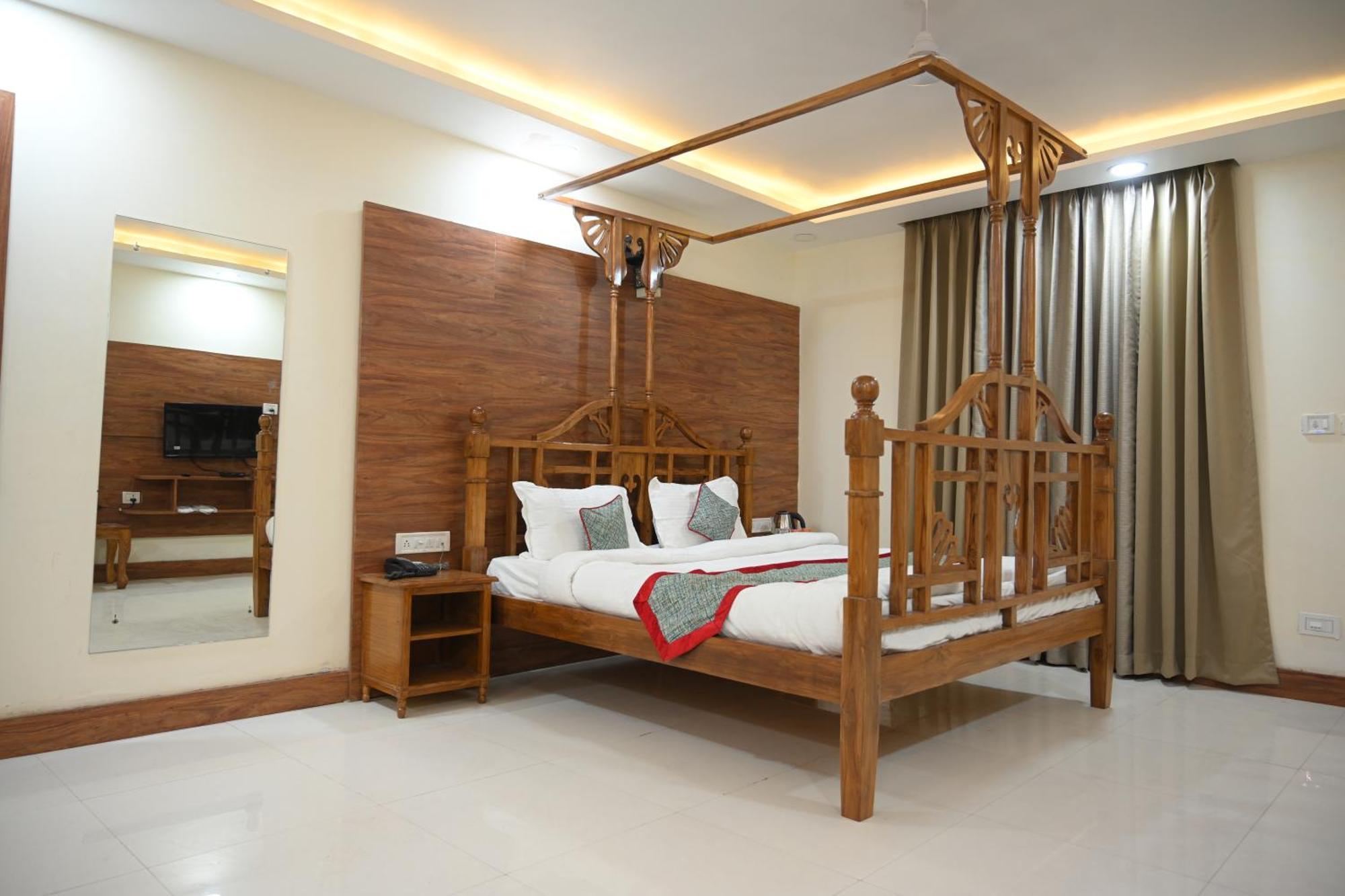 Orchha Club And Resort - Ocr Luaran gambar
