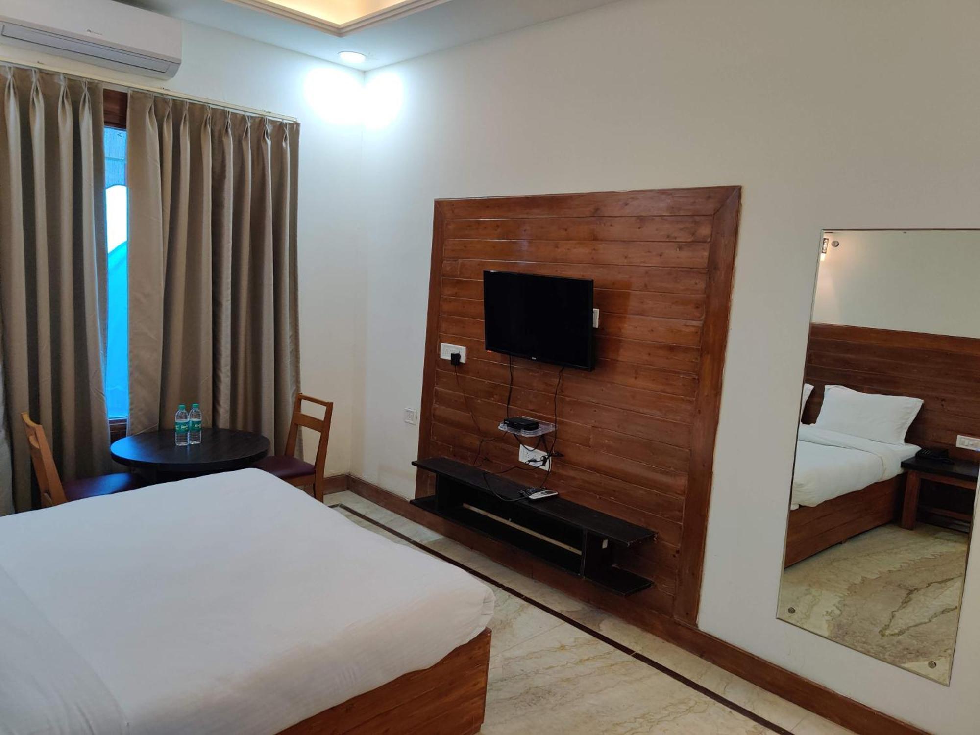 Orchha Club And Resort - Ocr Luaran gambar
