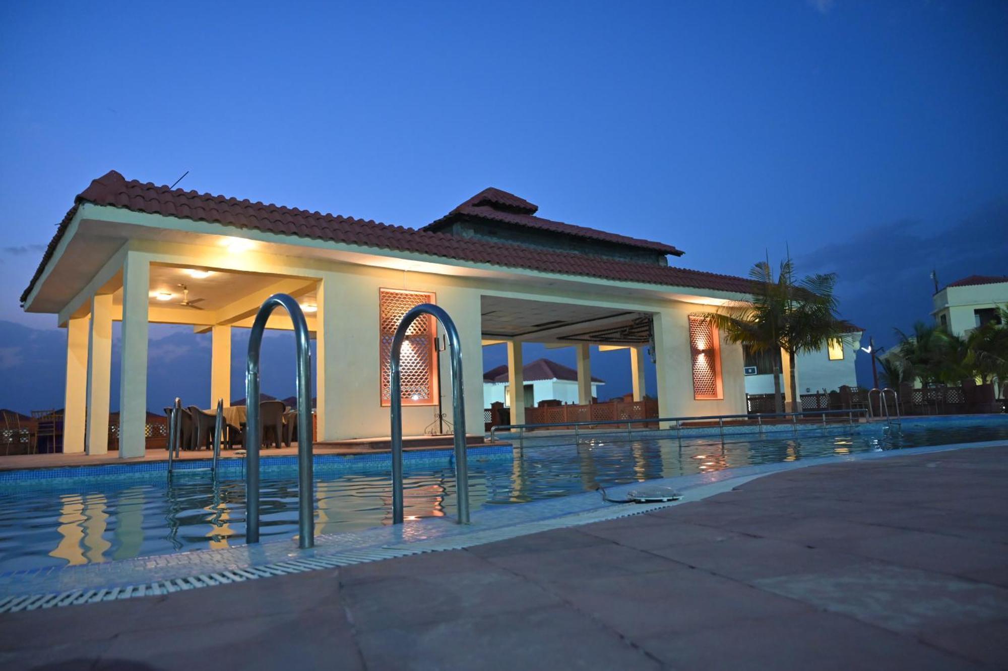 Orchha Club And Resort - Ocr Luaran gambar