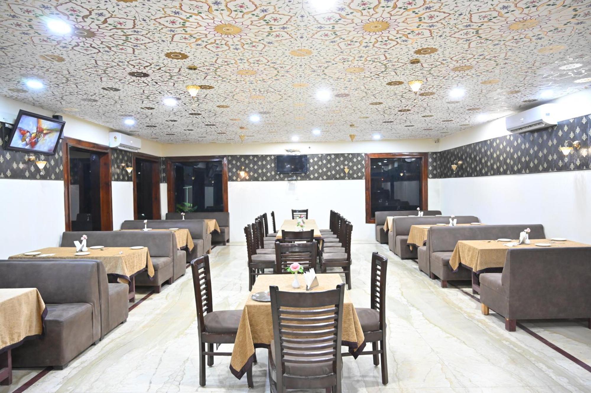 Orchha Club And Resort - Ocr Luaran gambar