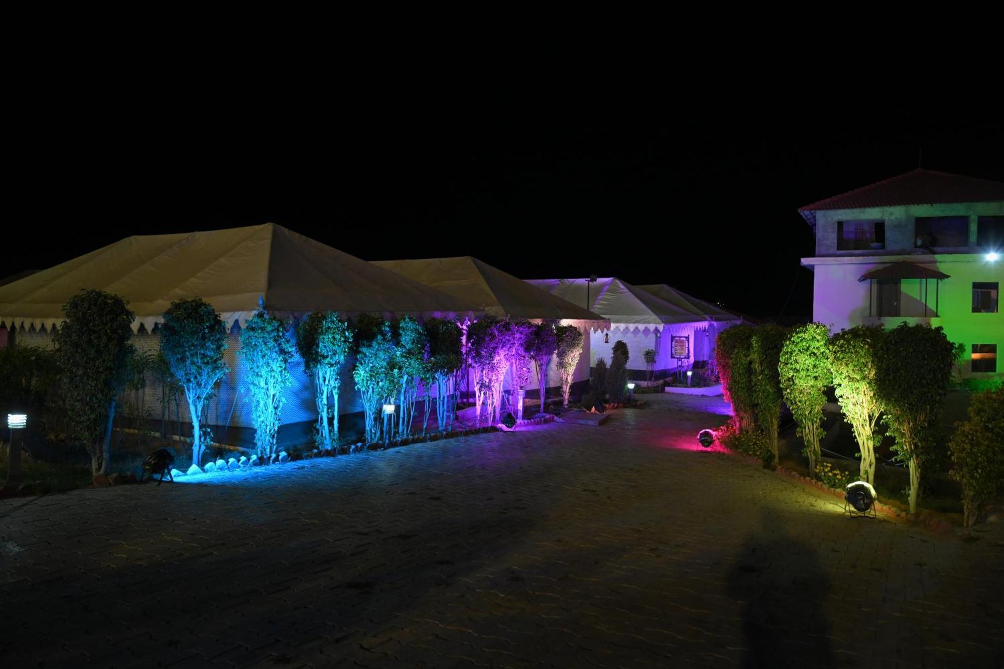 Orchha Club And Resort - Ocr Luaran gambar