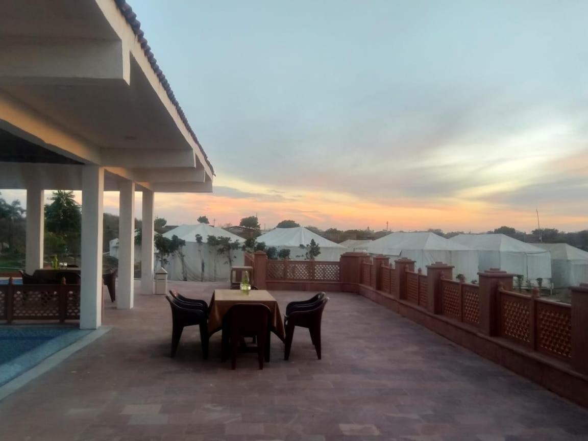 Orchha Club And Resort - Ocr Luaran gambar