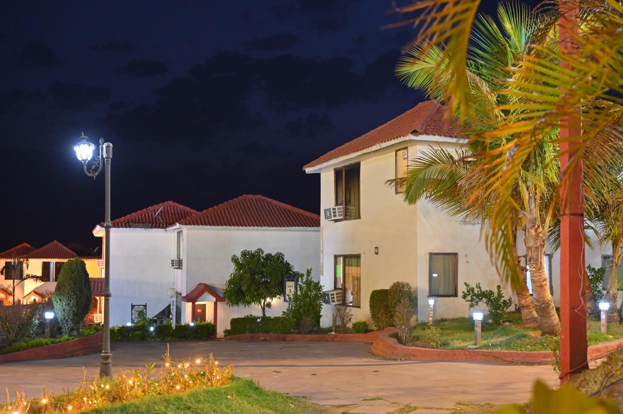 Orchha Club And Resort - Ocr Luaran gambar