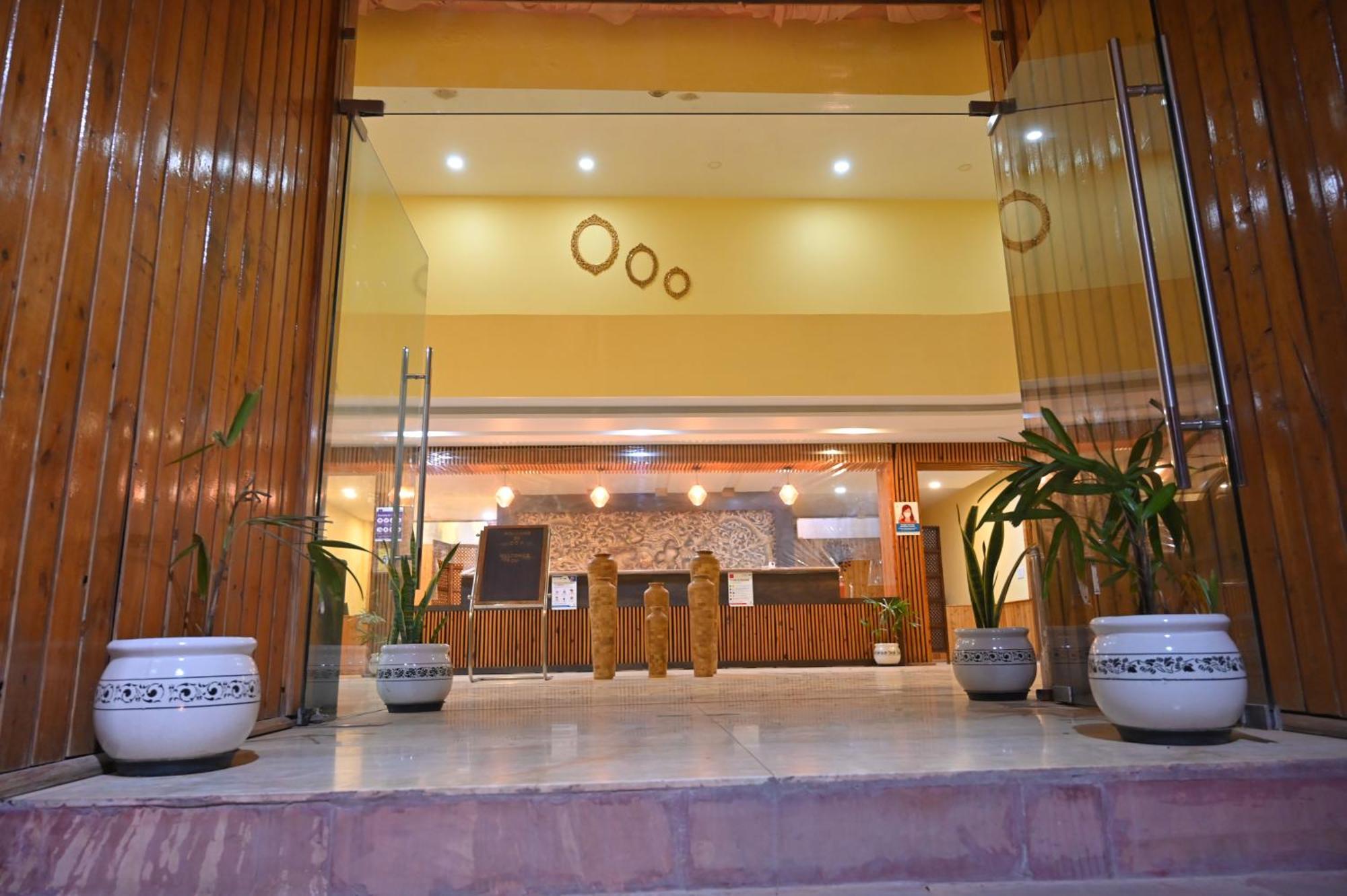 Orchha Club And Resort - Ocr Luaran gambar