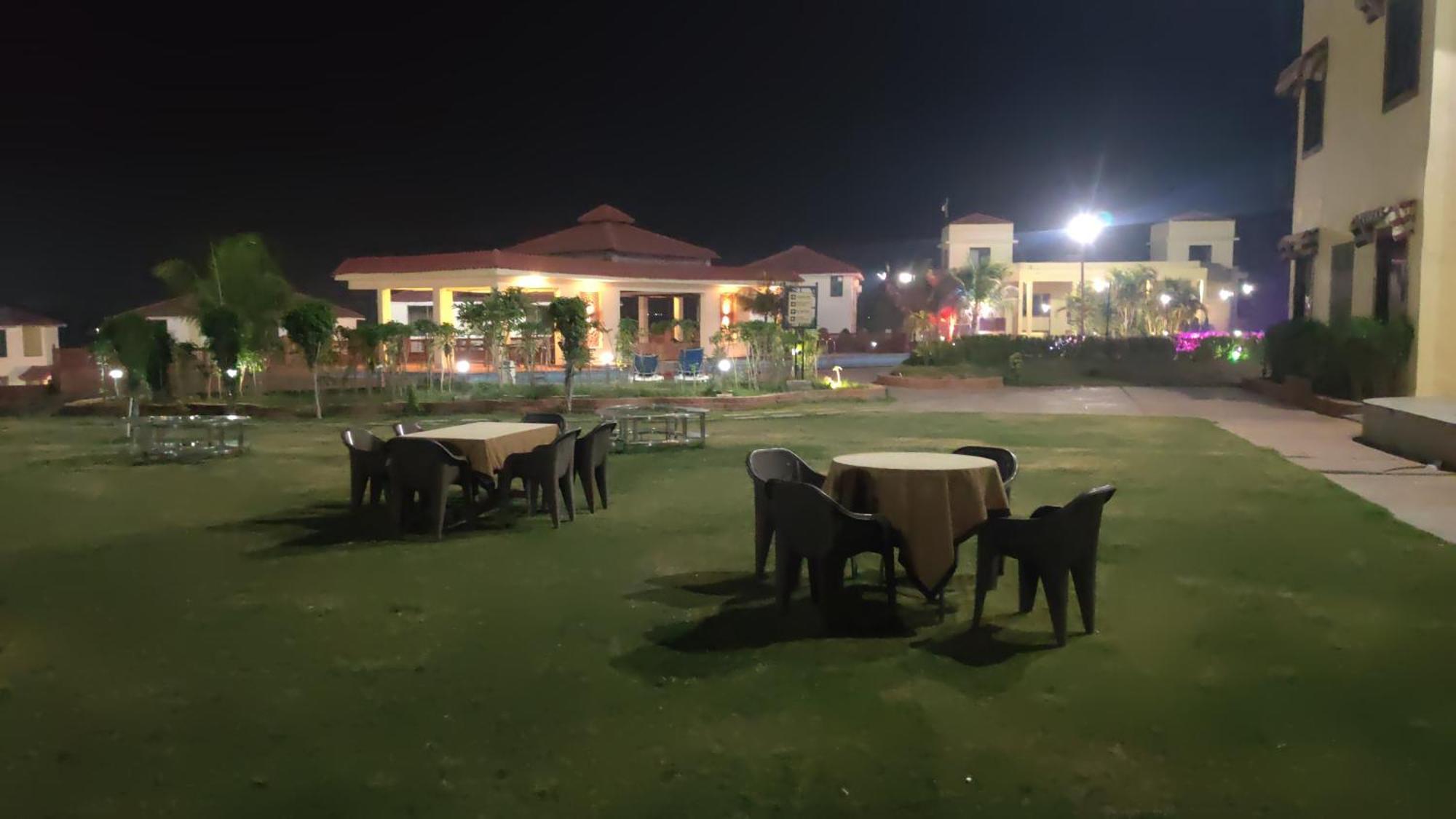 Orchha Club And Resort - Ocr Luaran gambar