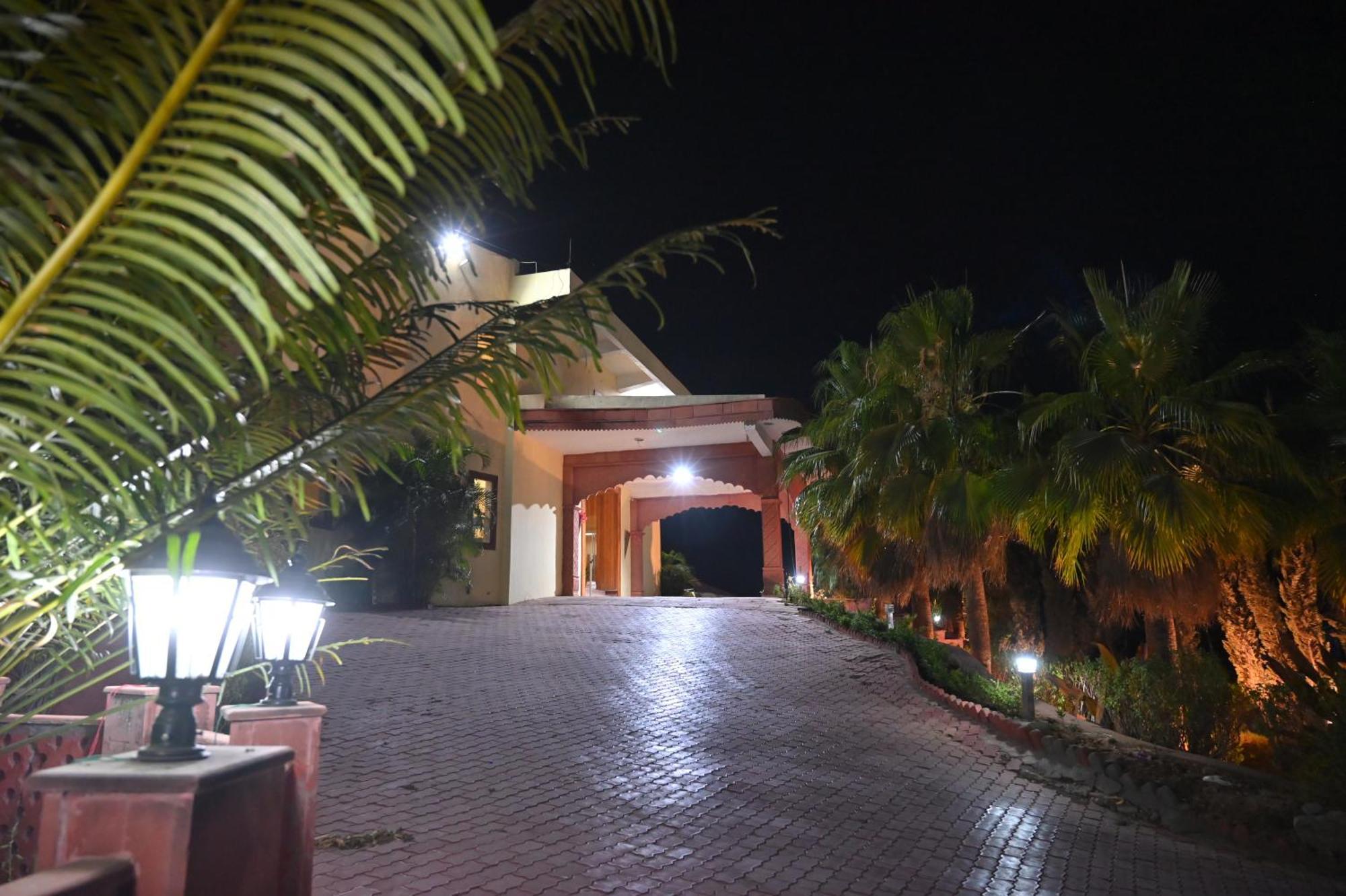 Orchha Club And Resort - Ocr Luaran gambar