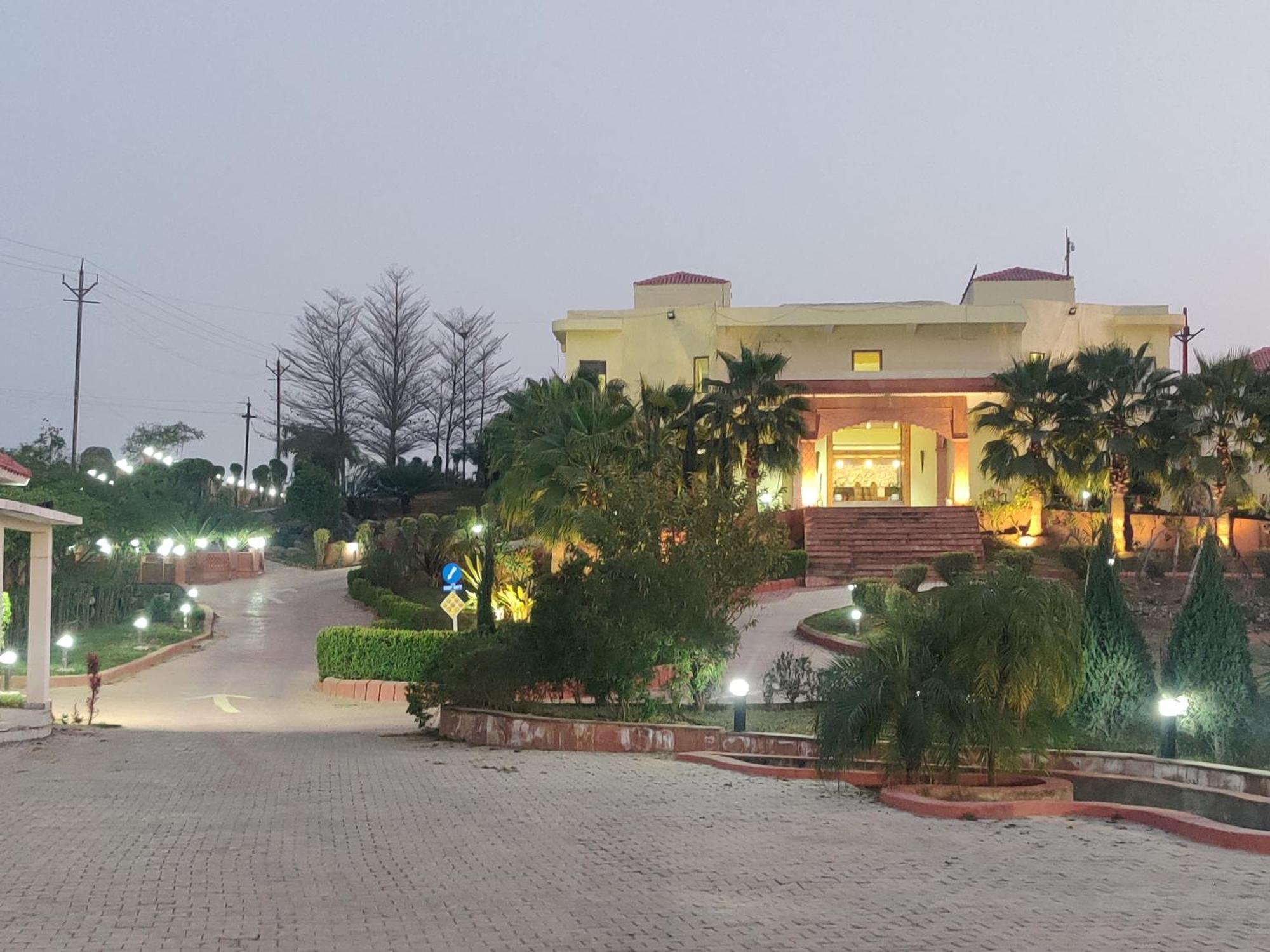 Orchha Club And Resort - Ocr Luaran gambar